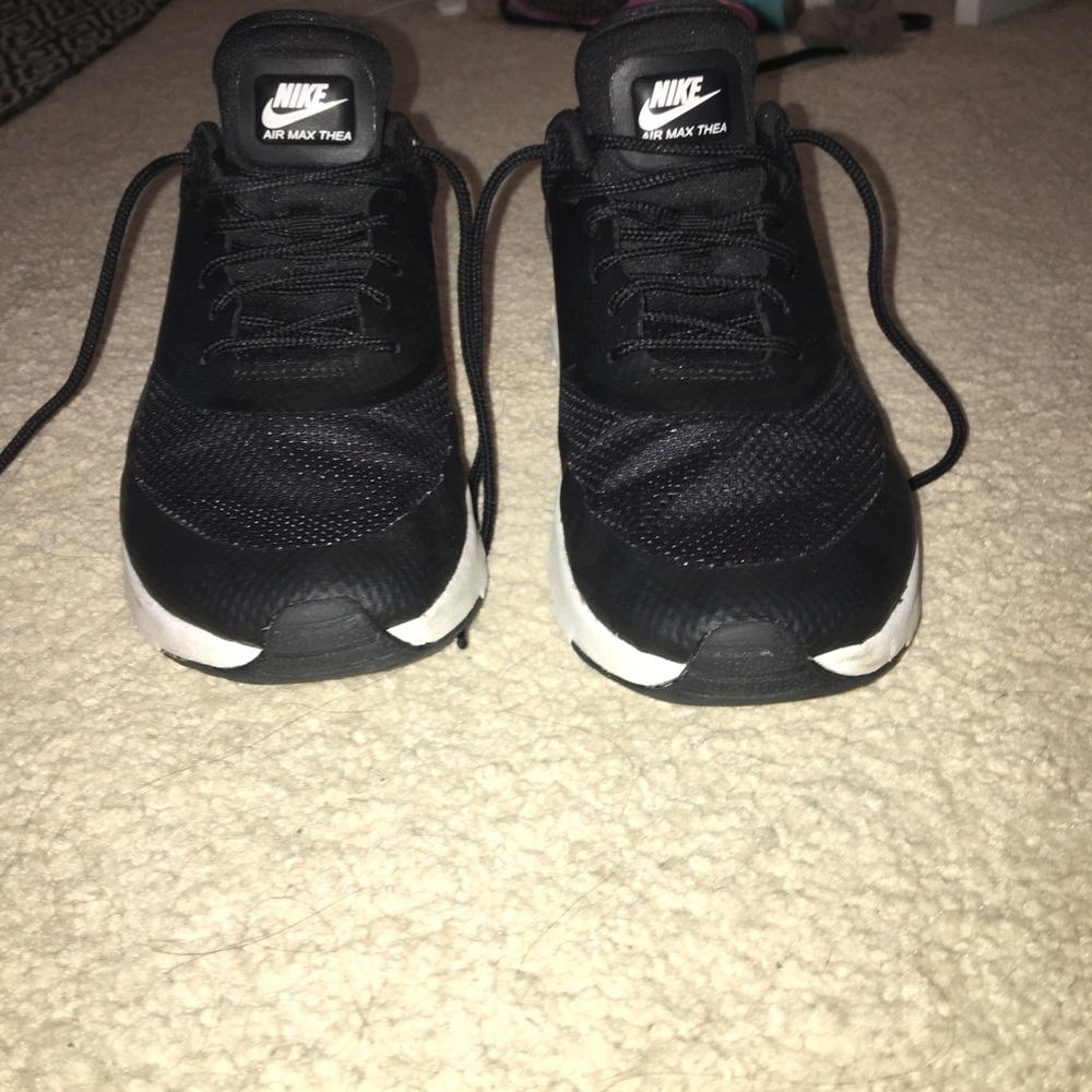 NIKE AIR MAX THEA SIZE 8